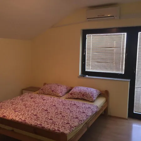 Ela Πανσιόν Gornji Karin