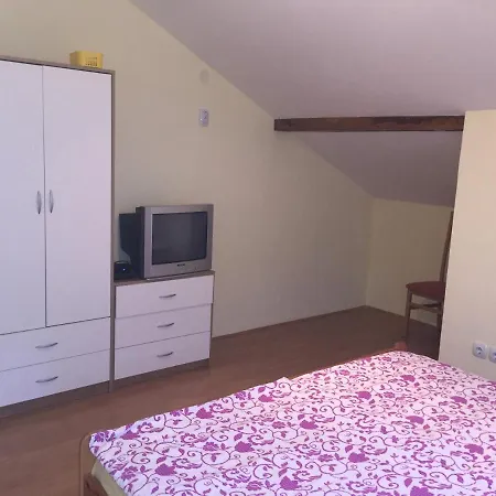 Πανσιόν Ela Gornji Karin